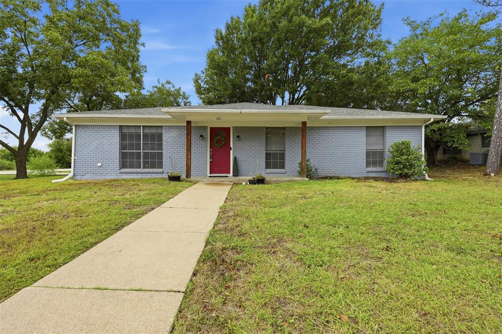 Falcon Ln, Hillsboro, TX 76645