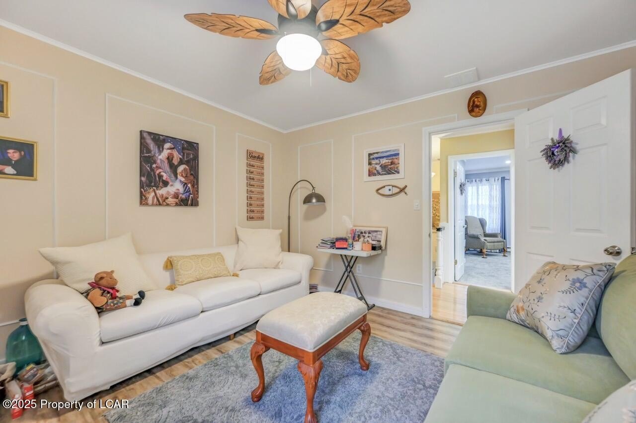 Sugarloaf, Pennsylvania, 18249, United States, 4 Bedrooms Bedrooms, ,3 BathroomsBathrooms,Residential,For Sale,1996756