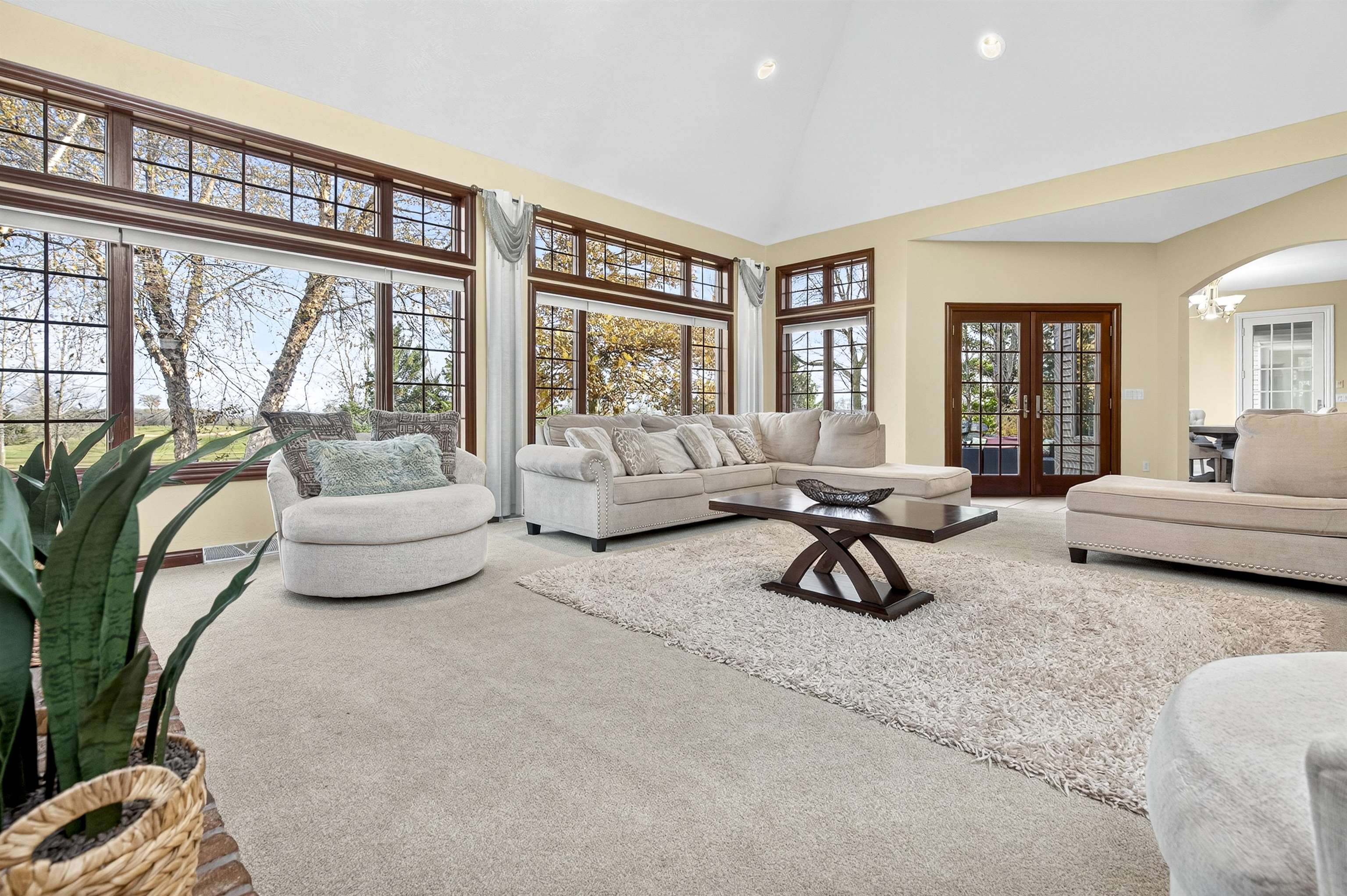 NEENAH, Wisconsin, 54956, United States, 5 Bedrooms Bedrooms, ,6 BathroomsBathrooms,Residential,For Sale,1992991