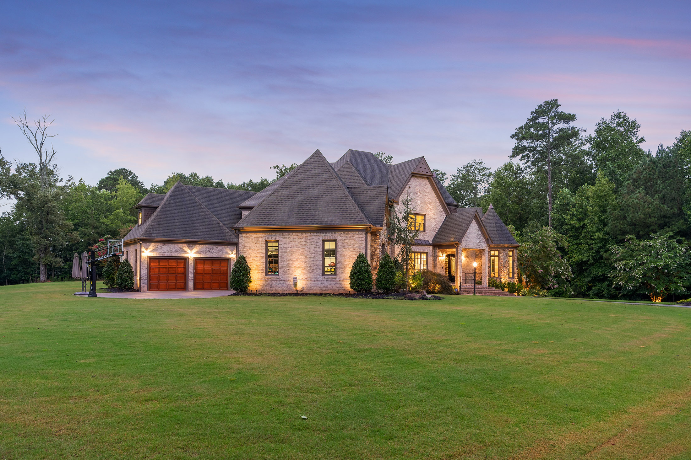  Old World Charm Meets Modern Luxury on This Milton Estate - 物件實景