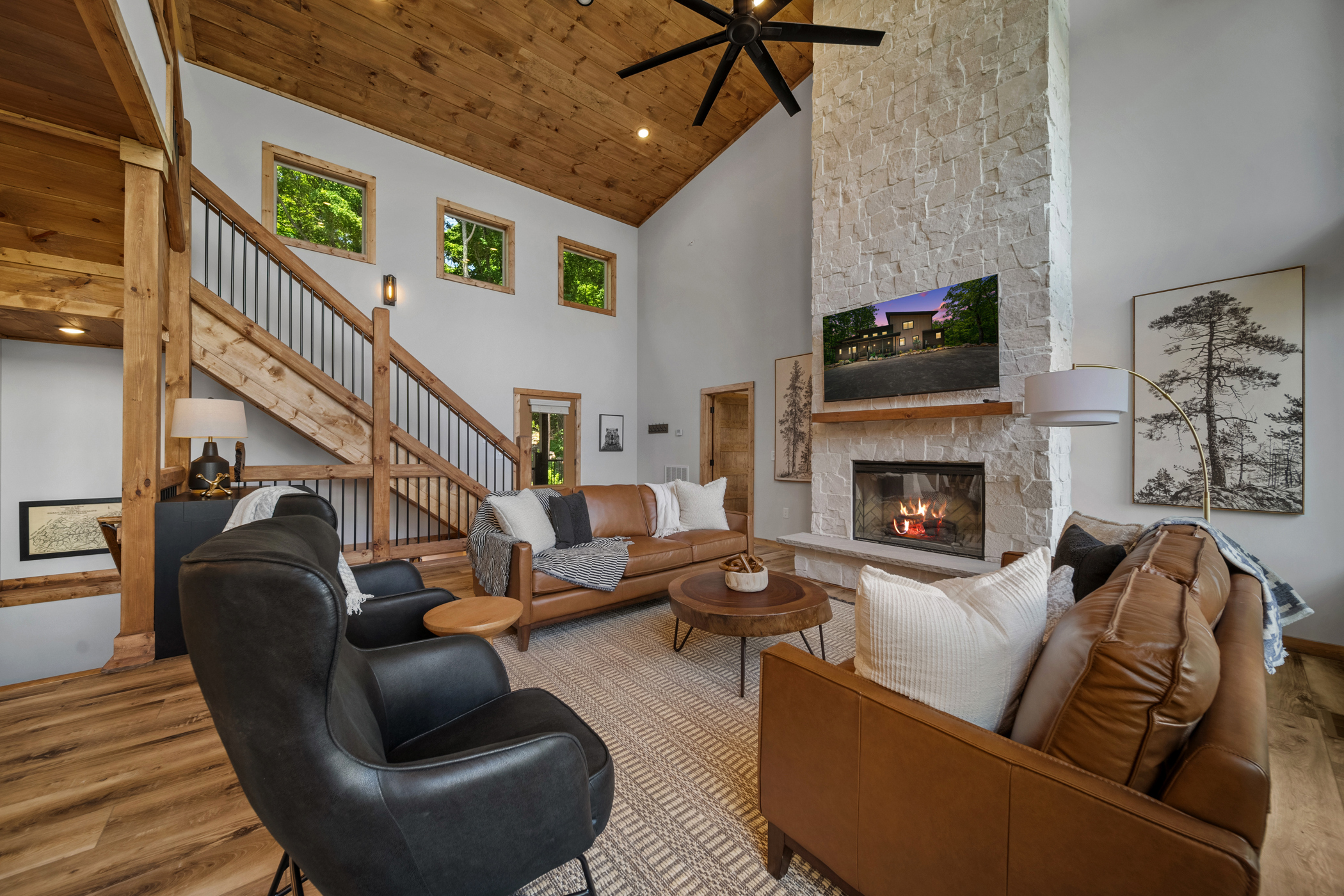 Sevierville, Tennessee, 37862, United States, 5 Bedrooms Bedrooms, ,6 BathroomsBathrooms,Residential,For Sale,1914652