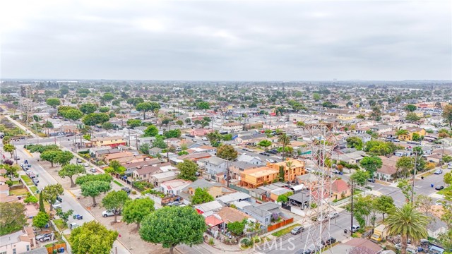 Los Angeles, California, 90003, United States, 5 Bedrooms Bedrooms, ,Residential,For Sale,1889512