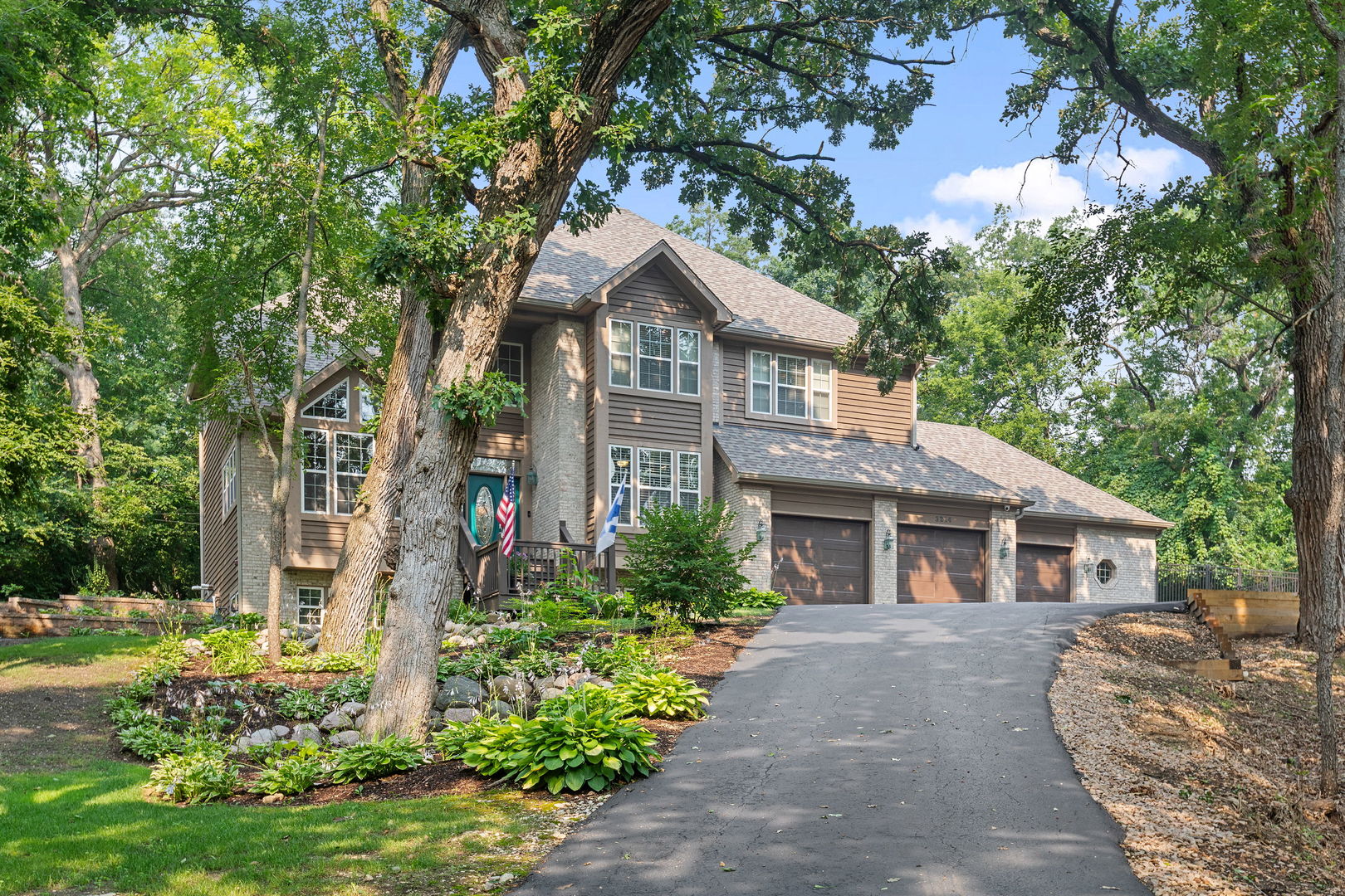 Spring Grove, Illinois, 60081, United States, 4 Bedrooms Bedrooms, ,4 BathroomsBathrooms,Residential,For Sale,1906702