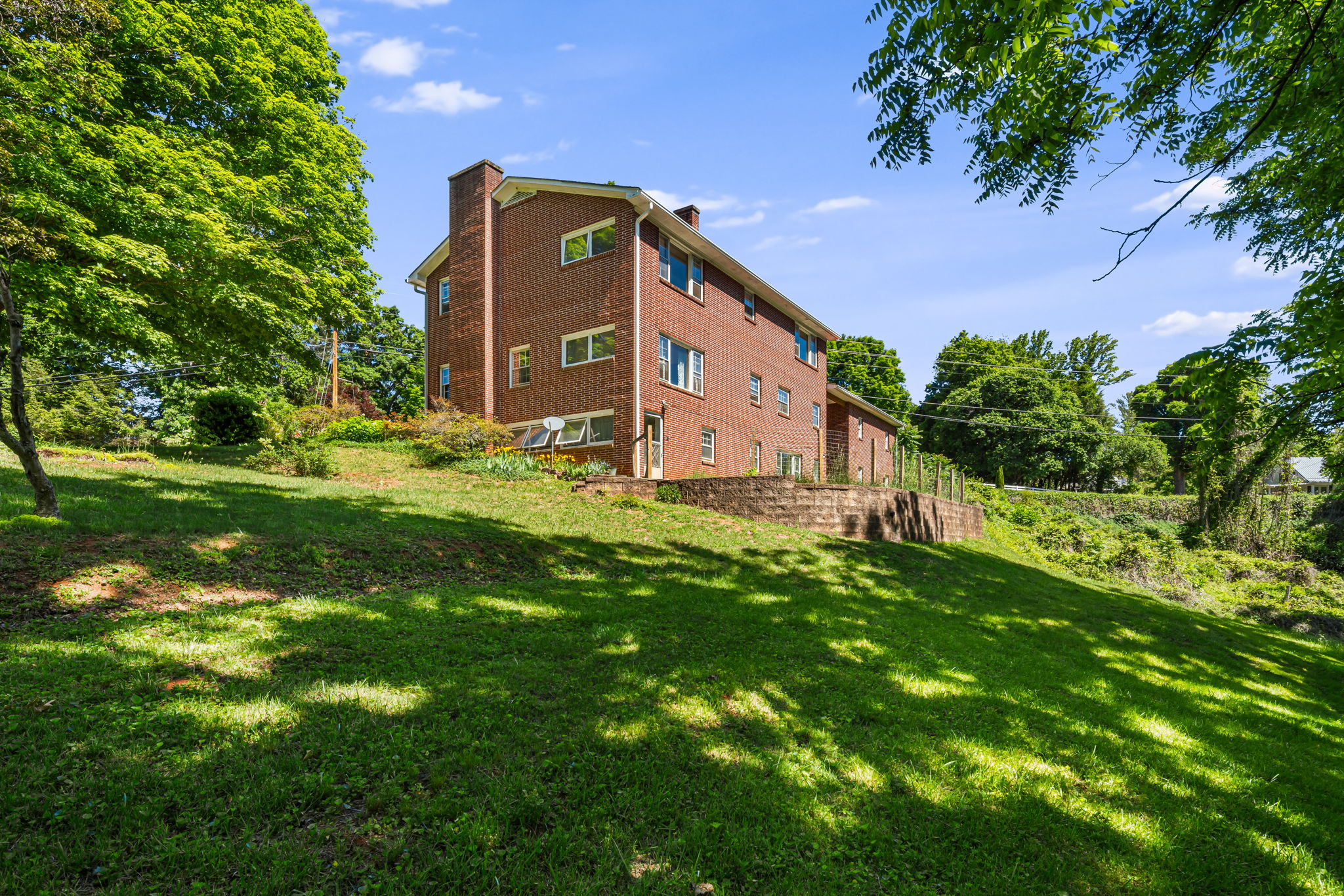 Mars Hill, North Carolina, 28754, United States, 5 Bedrooms Bedrooms, ,3 BathroomsBathrooms,Residential,For Sale,2049468