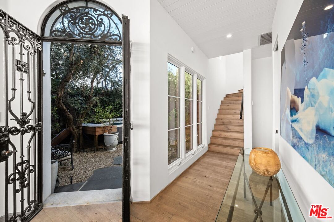 Malibu, California, 90265, United States, 3 Bedrooms Bedrooms, ,3 BathroomsBathrooms,Residential,For Sale,1918714