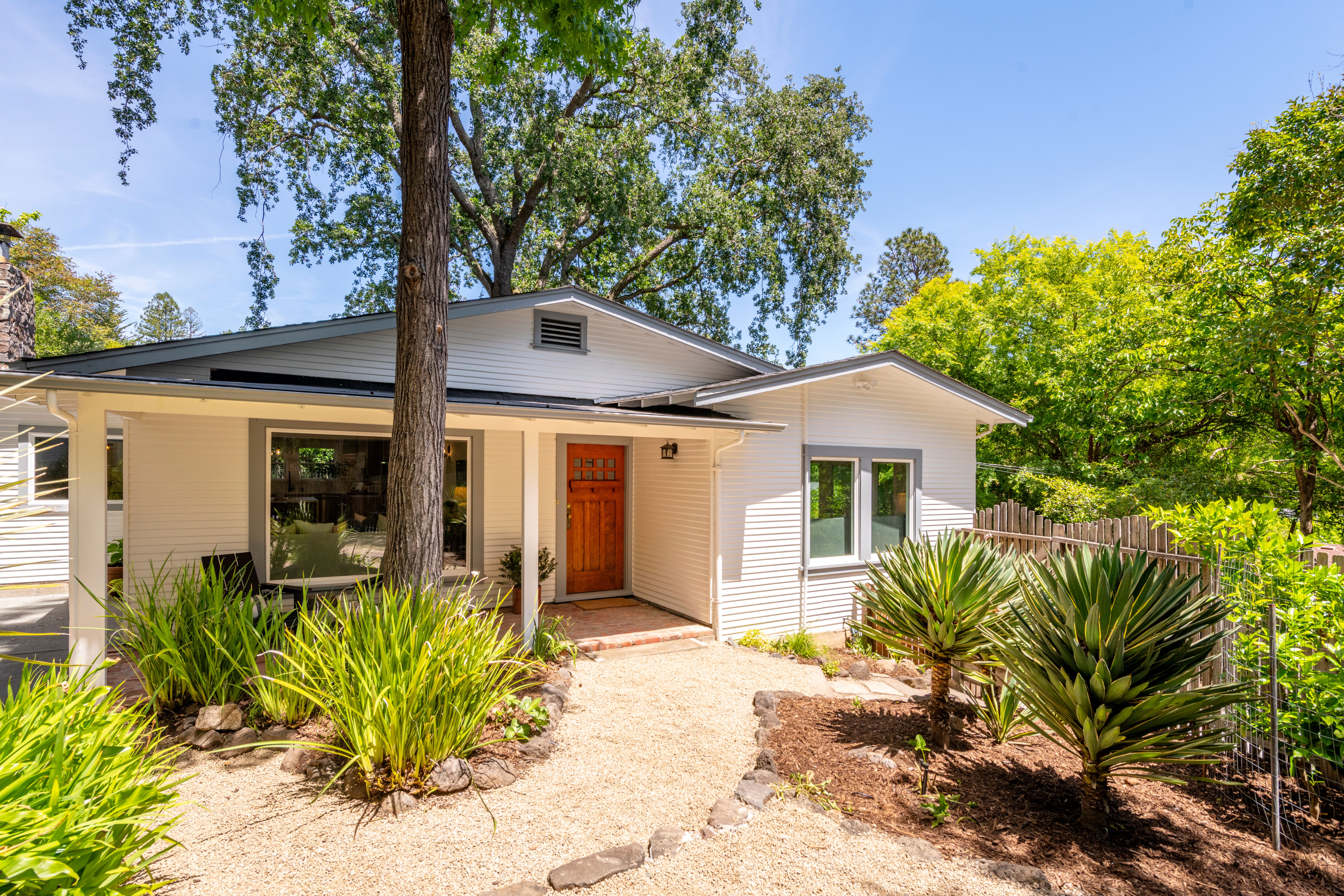  Lush Indoor-Outdoor Living in San Anselmo - 物件實景