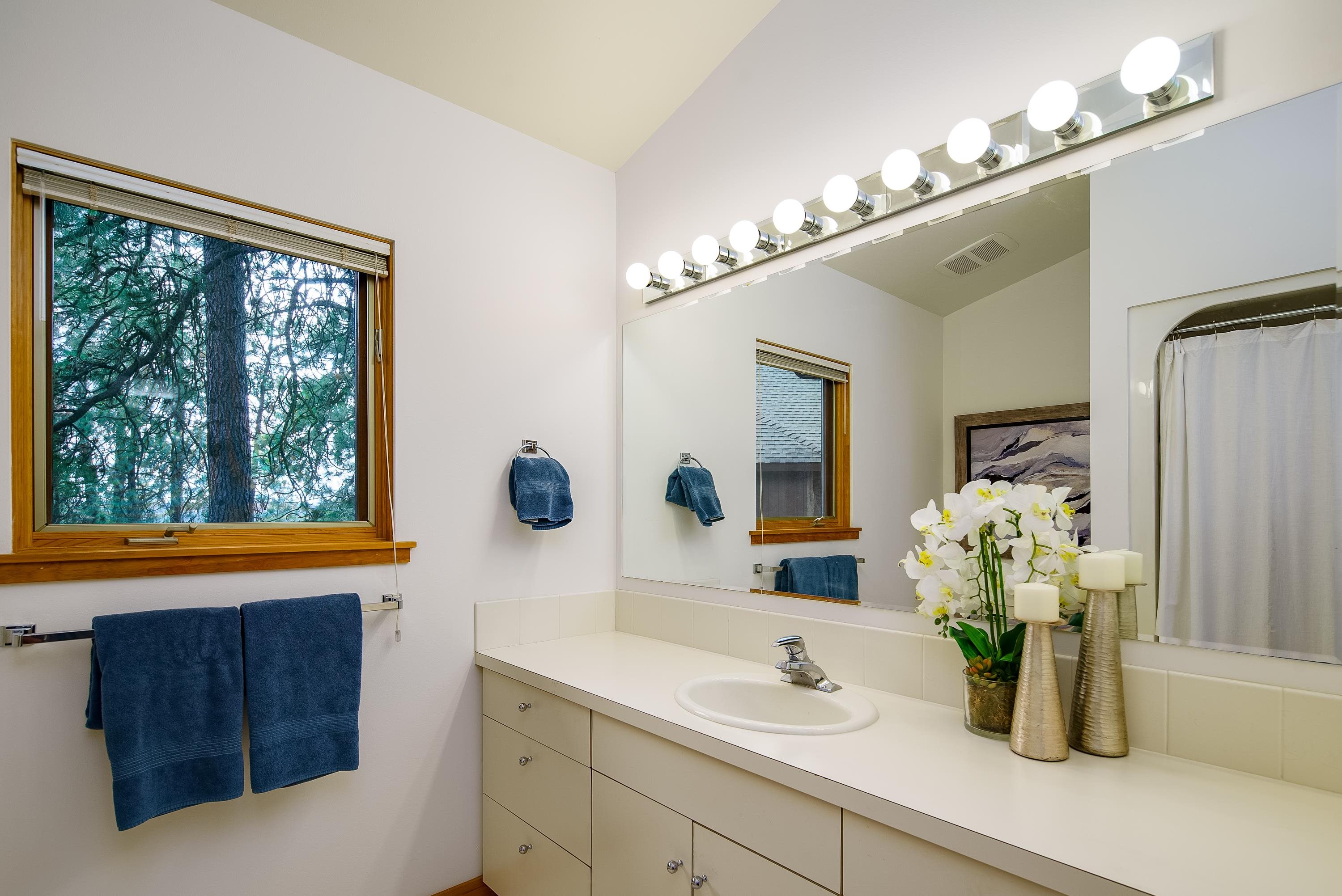 Spokane, Washington, 99223, United States, 4 Bedrooms Bedrooms, ,4 BathroomsBathrooms,Residential,For Sale,2002514