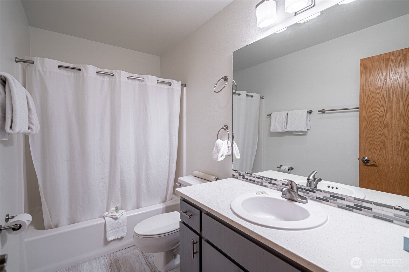 Chelan, Washington, 98816, United States, 3 Bedrooms Bedrooms, ,1 BathroomBathrooms,Residential,For Sale,1699623