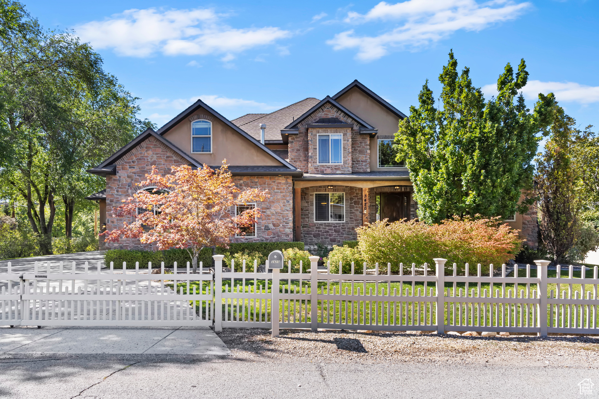 Salt Lake City, Utah, 84109, United States, 4 Bedrooms Bedrooms, ,3 BathroomsBathrooms,Residential,For Sale,1999882