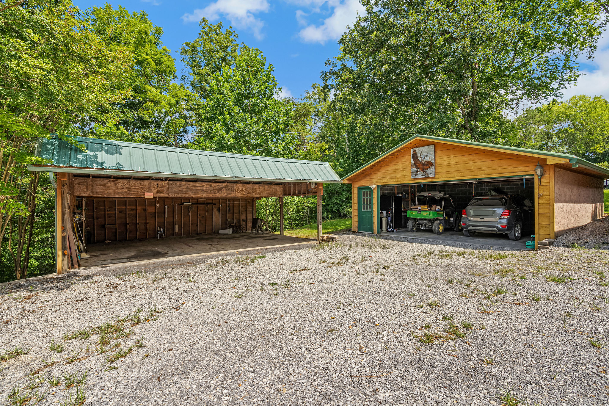 Dandridge, Tennessee, 37725, United States, 2 Bedrooms Bedrooms, ,2 BathroomsBathrooms,Residential,For Sale,1928860