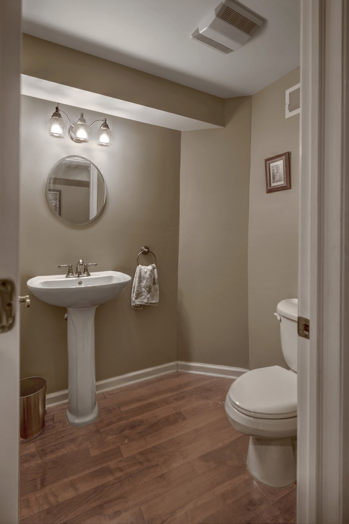  Thoughtfully Designed Living Space Balances Luxury and Everyday Functionality - 物件實景