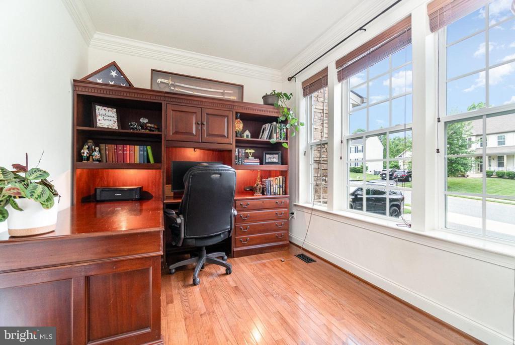 Fredericksburg, Virginia, 22406, United States, 5 Bedrooms Bedrooms, ,4 BathroomsBathrooms,Residential,For Sale,1932908