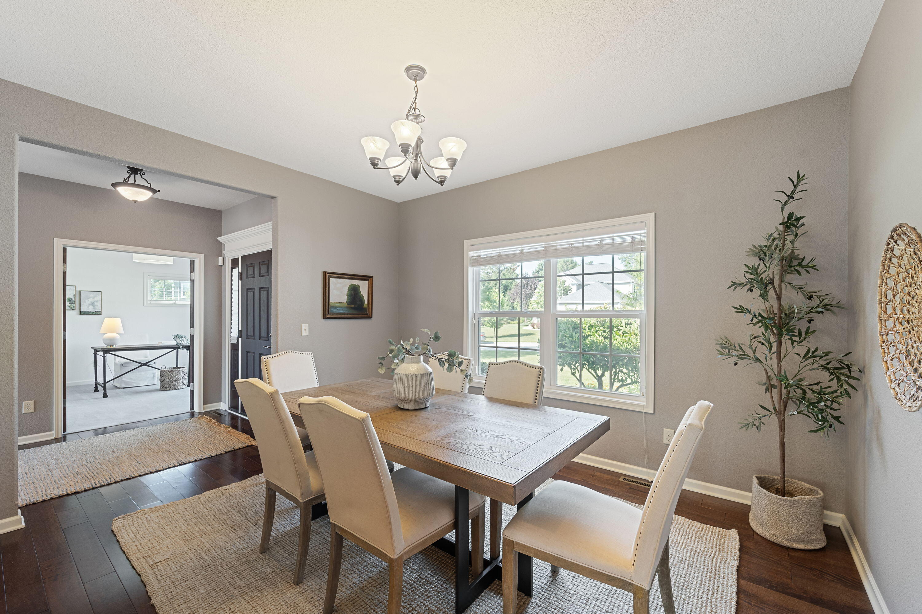 Mequon, Wisconsin, 53092, United States, 4 Bedrooms Bedrooms, ,4 BathroomsBathrooms,Residential,For Sale,1920034