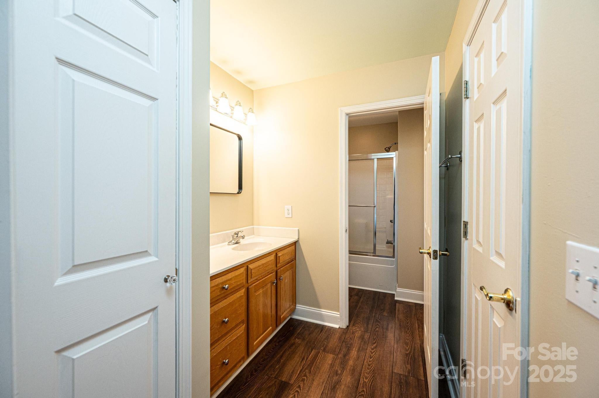 Hickory, North Carolina, 28601, United States, 5 Bedrooms Bedrooms, ,5 BathroomsBathrooms,Residential,For Sale,1758743