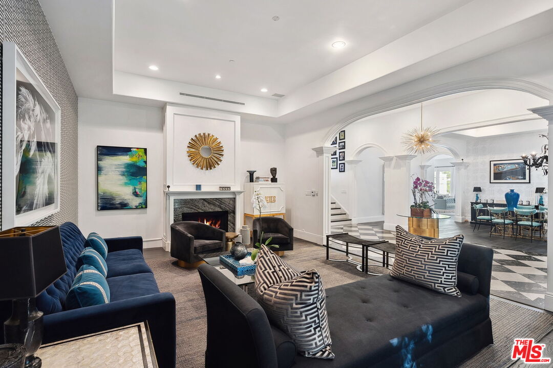 Beverly Hills Post Office, California, 90210, United States, 5 Bedrooms Bedrooms, ,6 BathroomsBathrooms,Residential,For Sale,1723543