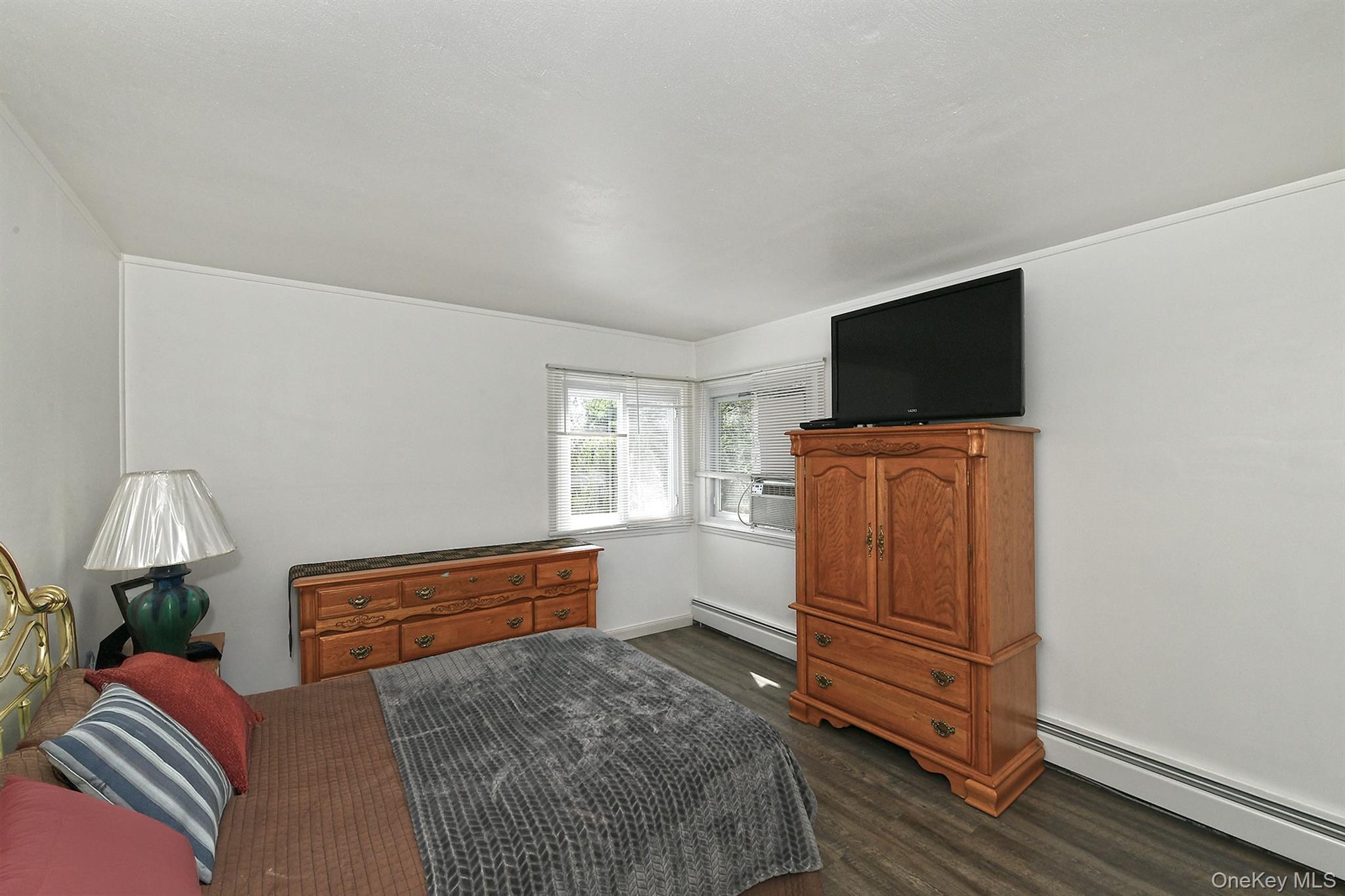 Medford, New York, 11763, United States, 5 Bedrooms Bedrooms, ,2 BathroomsBathrooms,Residential,For Sale,1947086