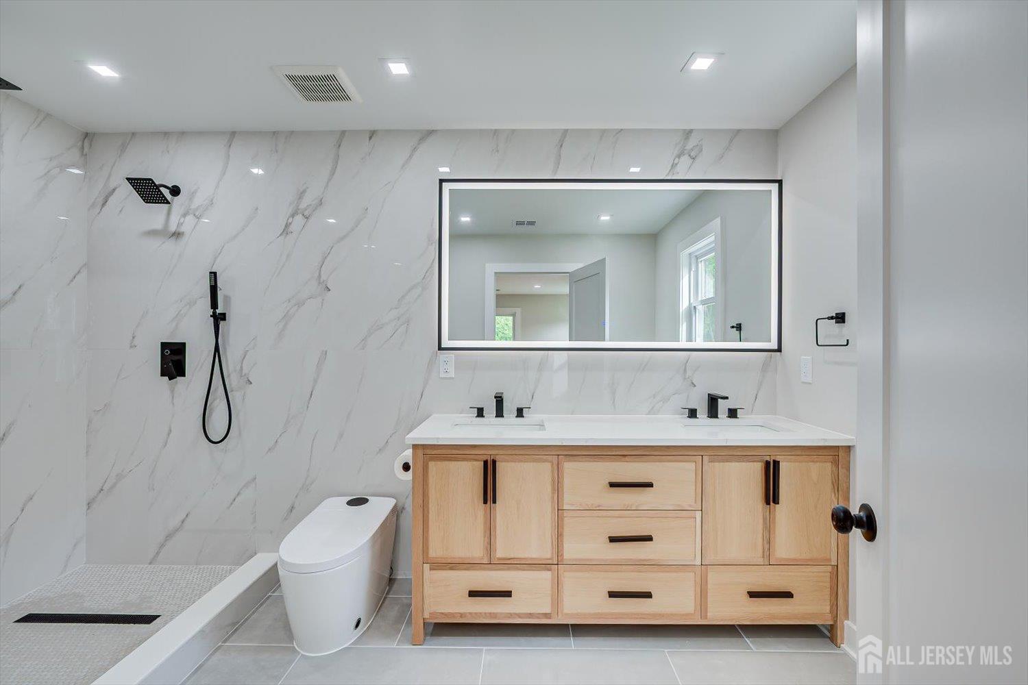 Piscataway, New Jersey, 08854, United States, 5 Bedrooms Bedrooms, ,3 BathroomsBathrooms,Residential,For Sale,2048679