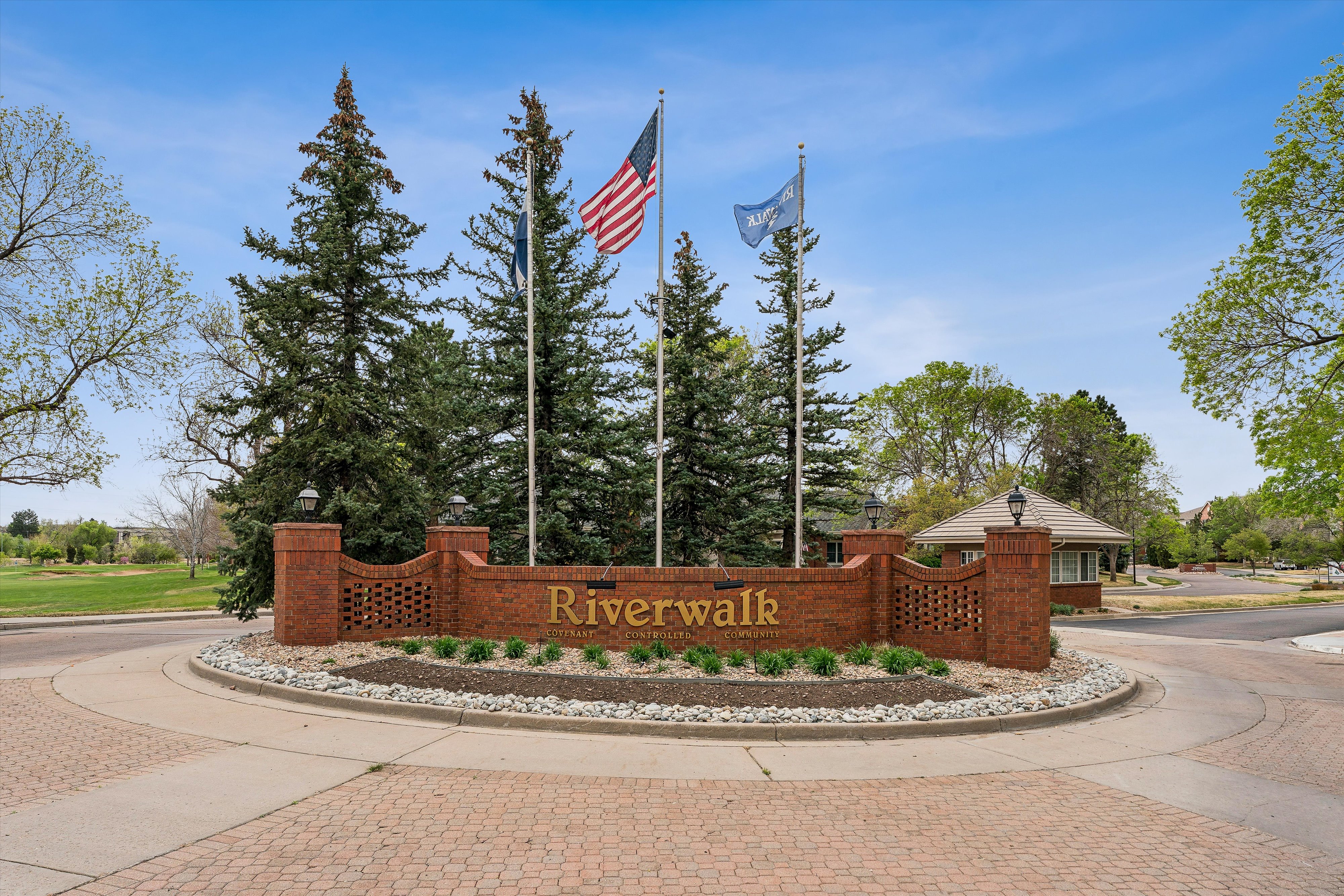  First Floor Corner Unit Condo in 55+ Centennial at Riverwalk in Littleton - 物件實景