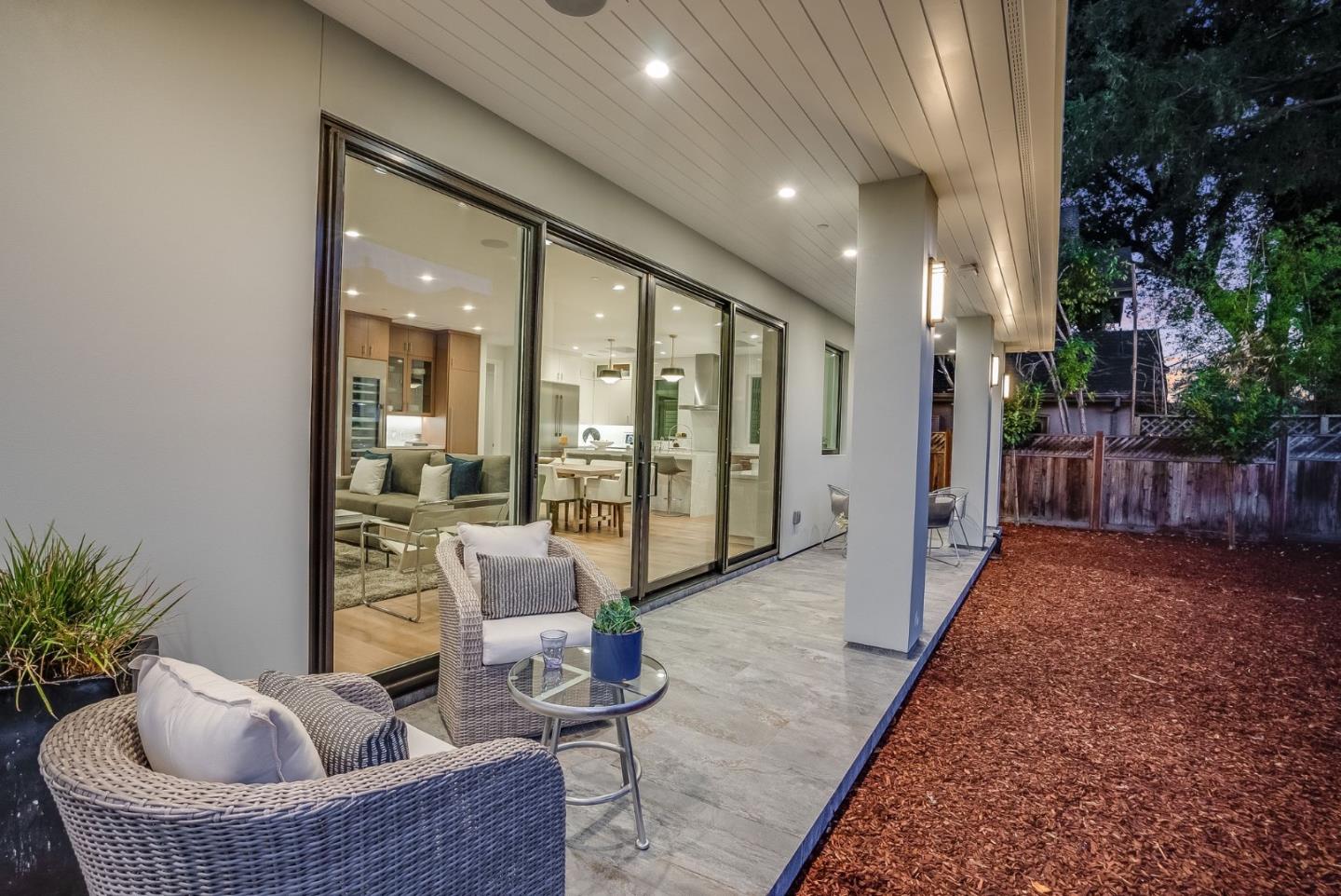 Palo Alto, California, 94303, United States, 4 Bedrooms Bedrooms, ,5 BathroomsBathrooms,Residential,For Sale,1906712