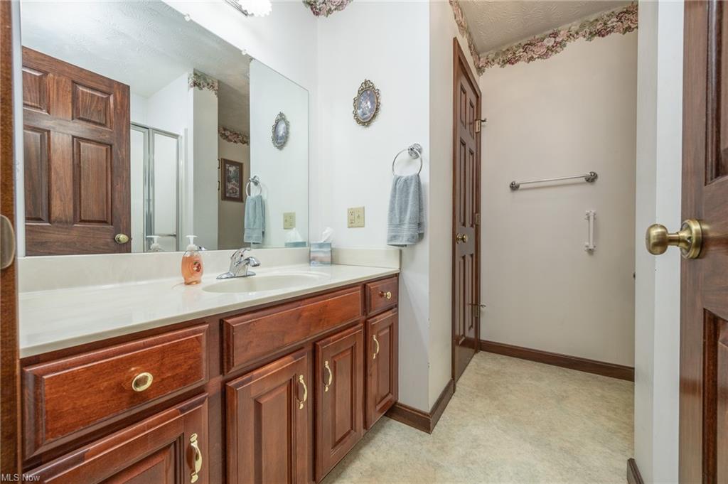 New Matamoras, Ohio, 45767, United States, 3 Bedrooms Bedrooms, ,4 BathroomsBathrooms,Residential,For Sale,1915992