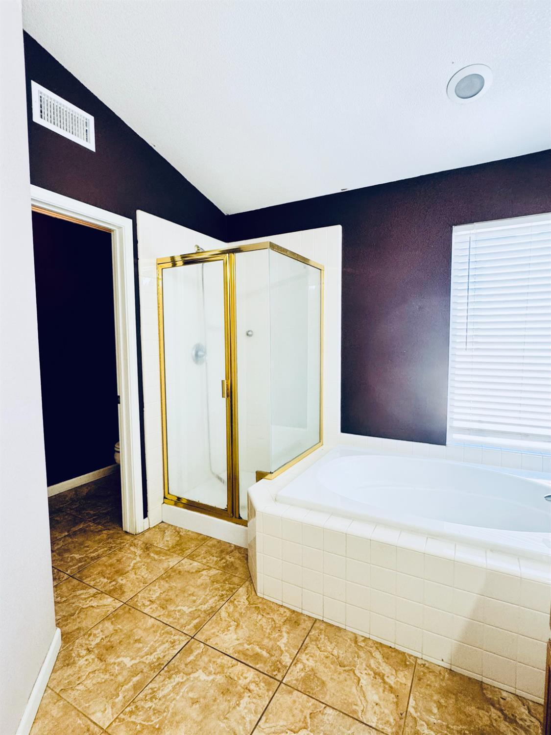 Elk Grove, California, 95624, United States, 4 Bedrooms Bedrooms, ,3 BathroomsBathrooms,Residential,For Sale,1976777