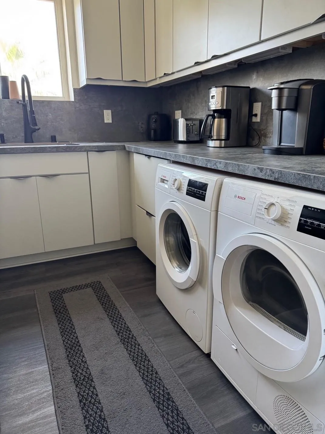 La Jolla, California, 92037, United States, 2 Bedrooms Bedrooms, ,2 BathroomsBathrooms,Residential,For Sale,1985543