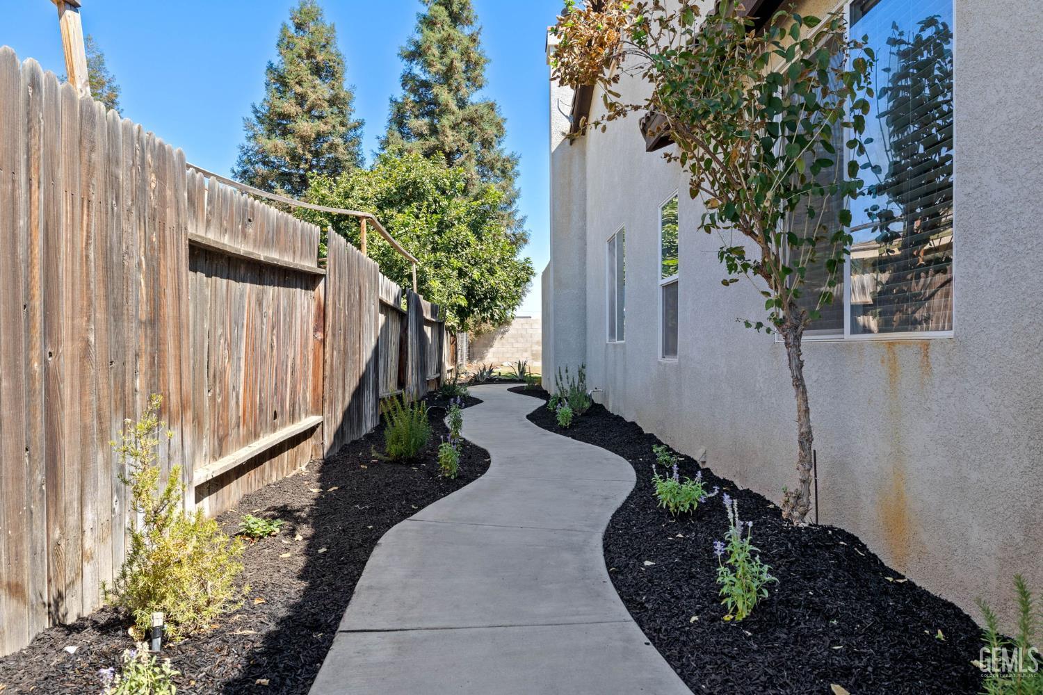 Bakersfield, California, 93312, United States, 4 Bedrooms Bedrooms, ,3 BathroomsBathrooms,Residential,For Sale,1933042
