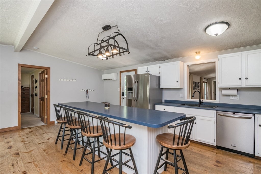 Montague, Massachusetts, 01376, United States, 5 Bedrooms Bedrooms, ,3 BathroomsBathrooms,Residential,For Sale,1901408