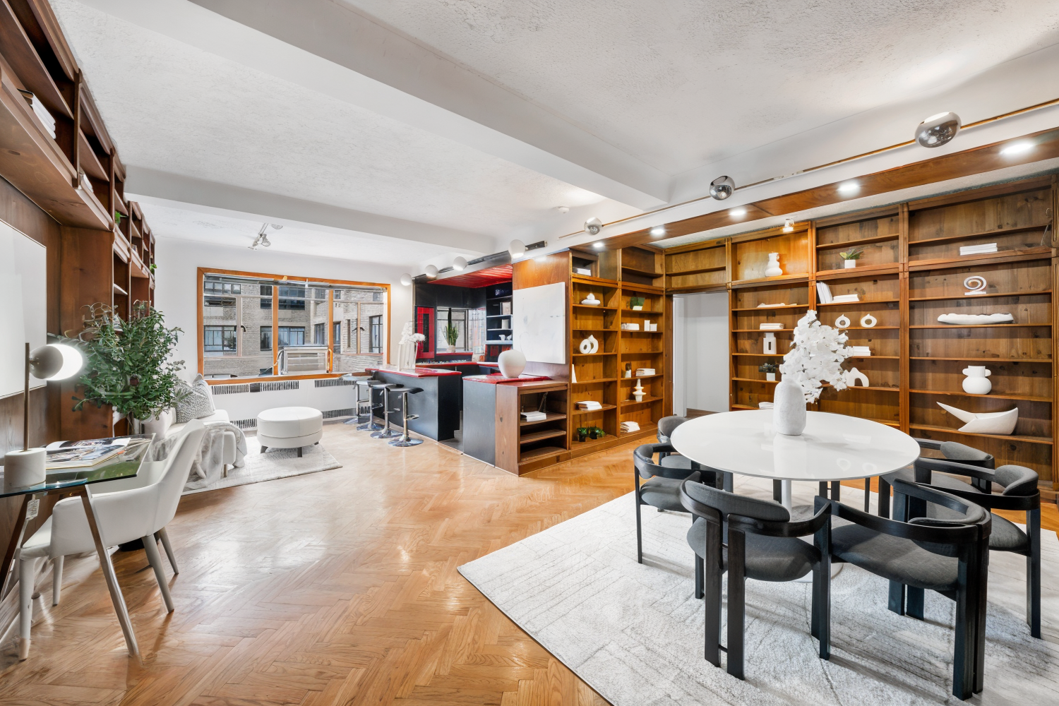 New York City, New York, 10024, United States, 4 Bedrooms Bedrooms, ,3 BathroomsBathrooms,Residential,For Sale,1760875