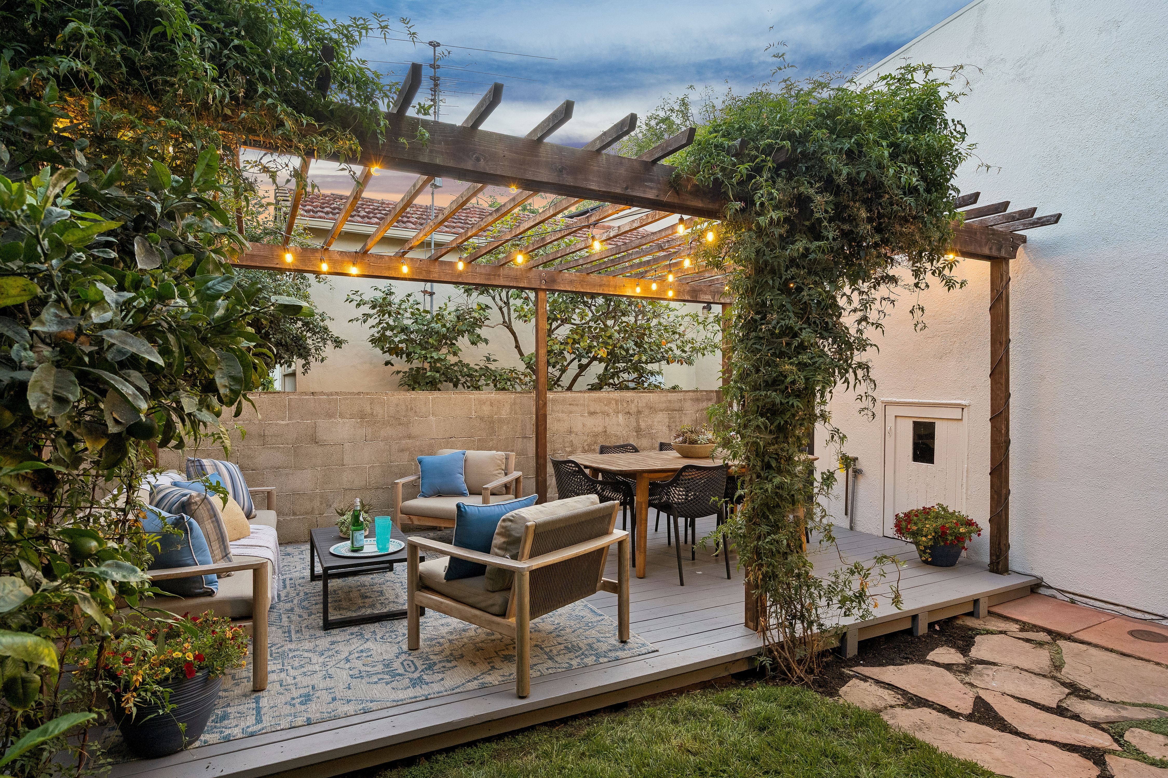  Mediterranean Elegance Meets Walker’s Paradise in North Berkeley - 物件實景