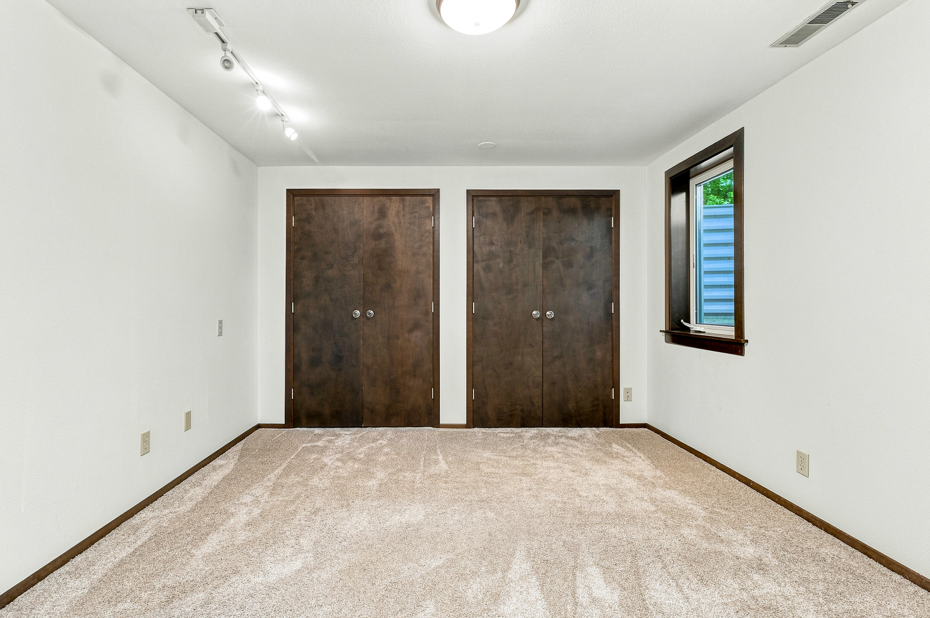  885 E Tietan St - 物件實景