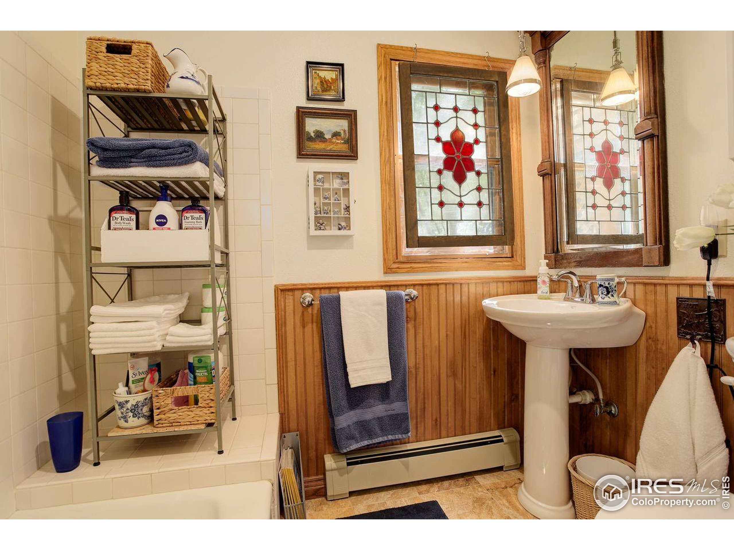 Franktown, Colorado, 80116, United States, 5 Bedrooms Bedrooms, ,2 BathroomsBathrooms,Residential,For Sale,1818789
