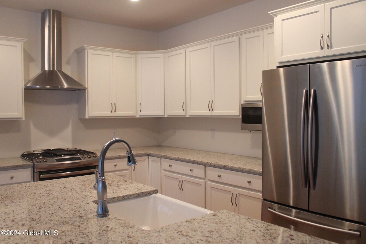 Mechanicville, New York, 12118, United States, 3 Bedrooms Bedrooms, ,2 BathroomsBathrooms,Residential,For Sale,1989562