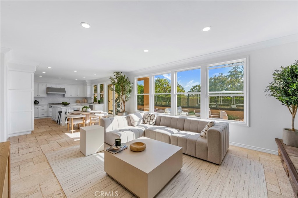 Newport Coast, California, 92657, United States, 5 Bedrooms Bedrooms, ,4 BathroomsBathrooms,Residential,For Sale,1991389