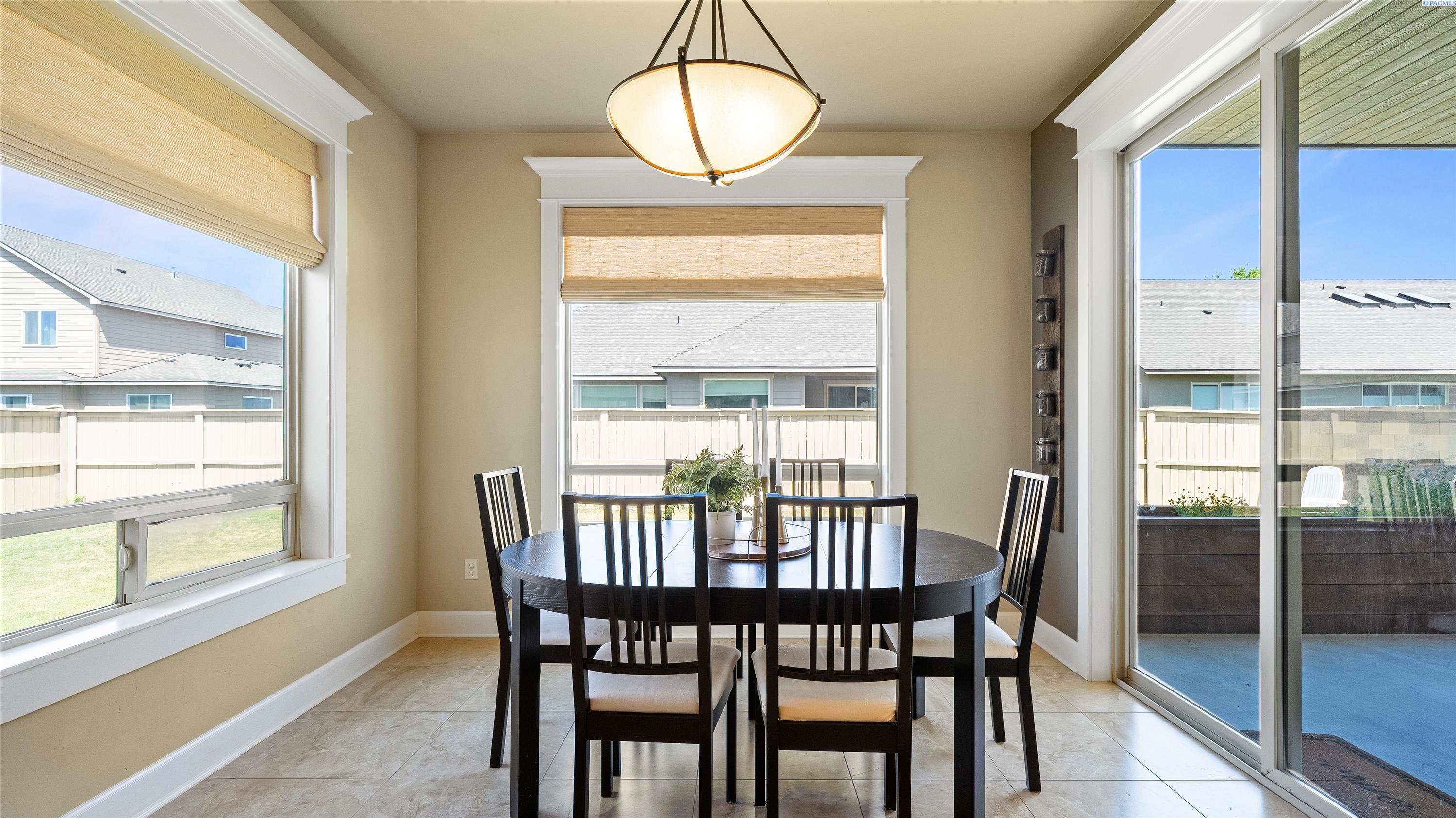 Richland, Washington, 99354, United States, 3 Bedrooms Bedrooms, ,2 BathroomsBathrooms,Residential,For Sale,1896289