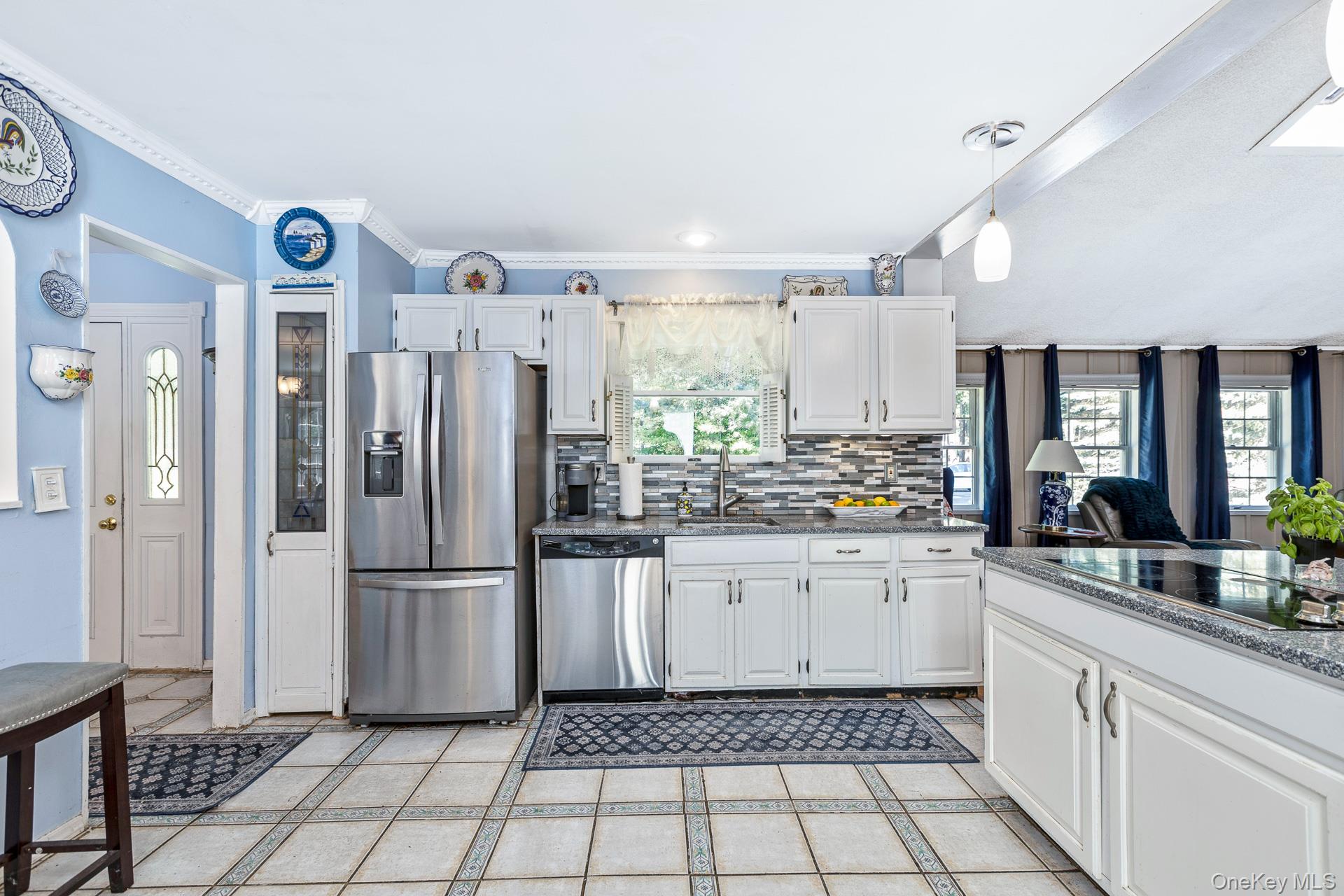 Shoreham, New York, 11786, United States, 3 Bedrooms Bedrooms, ,2 BathroomsBathrooms,Residential,For Sale,1908697