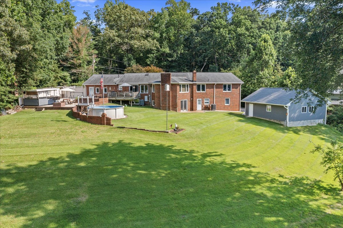 Chester, Virginia, 23831, United States, 5 Bedrooms Bedrooms, ,4 BathroomsBathrooms,Residential,For Sale,1889514