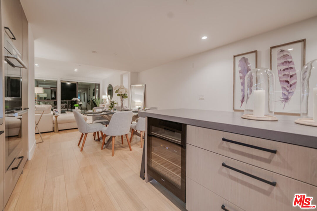 Los Angeles, California, 90024, United States, 2 Bedrooms Bedrooms, ,2 BathroomsBathrooms,Residential,For Sale,1940220