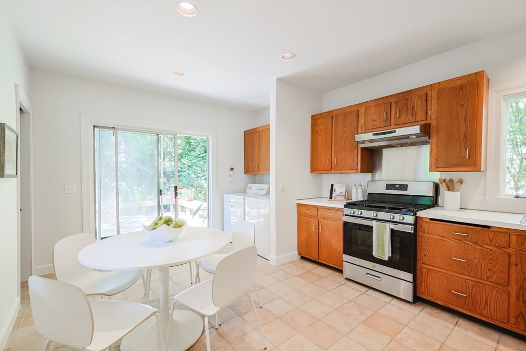 Newton, Massachusetts, 02465, United States, 5 Bedrooms Bedrooms, ,3 BathroomsBathrooms,Residential,For Sale,1939012