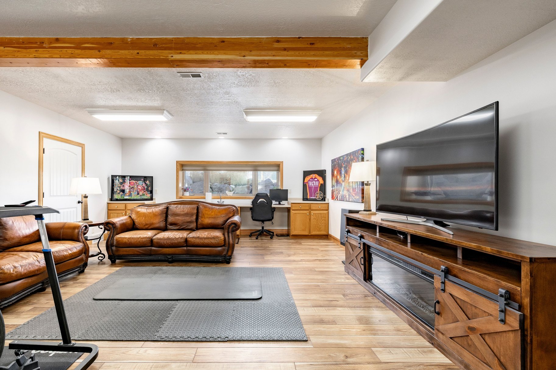  Exquisite Custom Home with 360-Degree Views - 物件實景