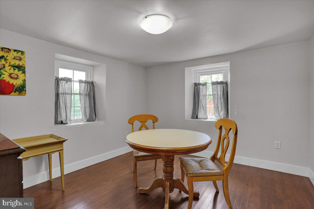 Mohrsville, Pennsylvania, 19541, United States, 4 Bedrooms Bedrooms, ,2 BathroomsBathrooms,Residential,For Sale,1827431