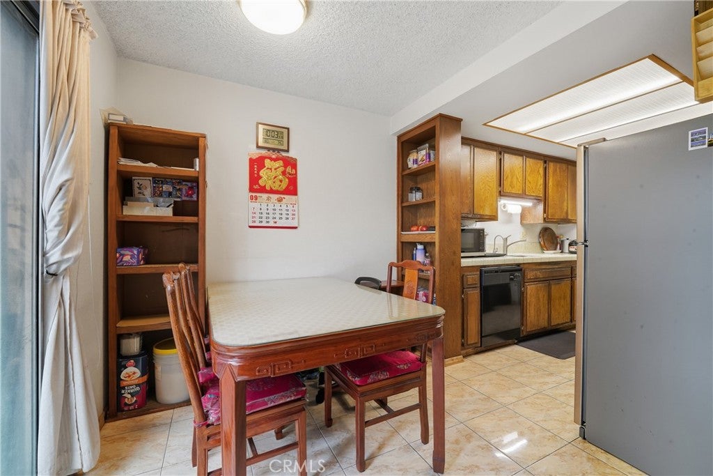 Rosemead, California, 91770, United States, 2 Bedrooms Bedrooms, ,2 BathroomsBathrooms,Residential,For Sale,1980997