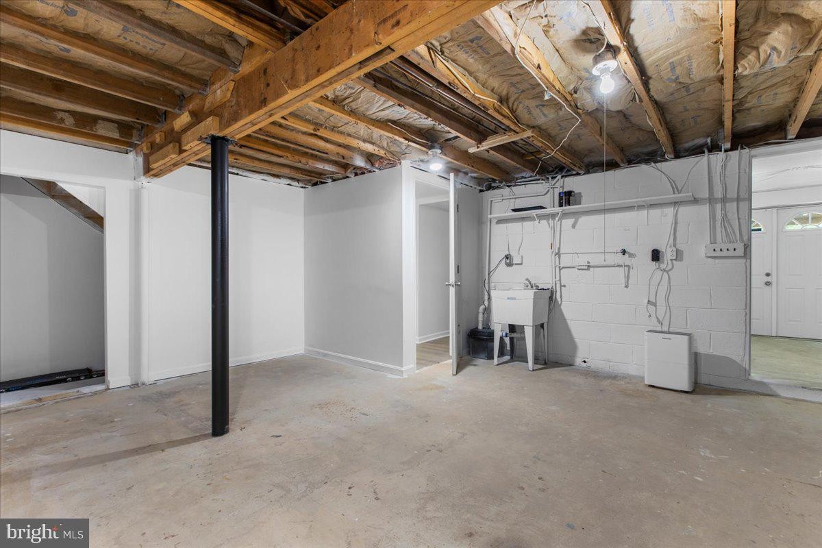 PASADENA, Maryland, 21122, United States, 4 Bedrooms Bedrooms, ,4 BathroomsBathrooms,Residential,For Sale,1979207