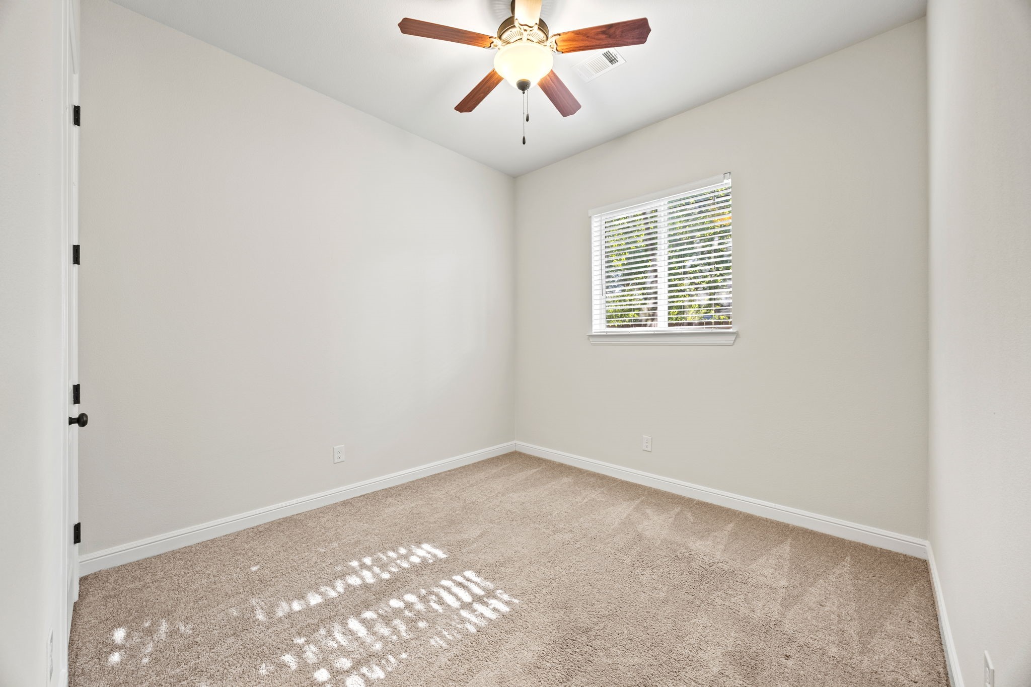 Fort Worth, Texas, 76107, United States, 3 Bedrooms Bedrooms, ,3 BathroomsBathrooms,Residential,For Sale,1927265