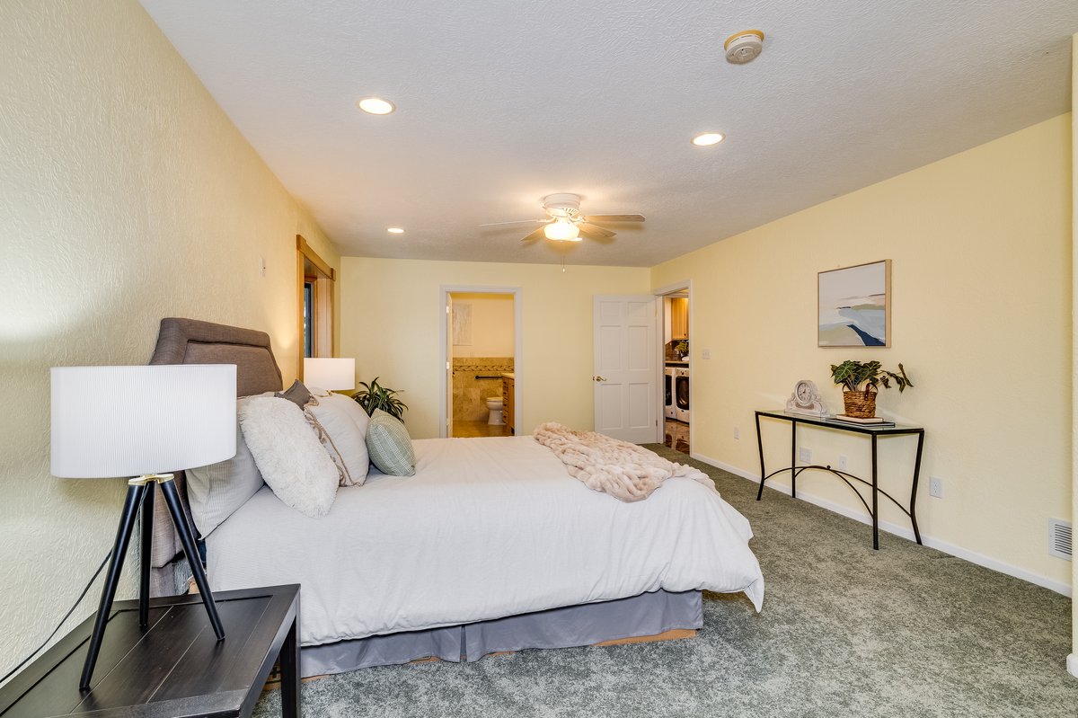 Cheyenne, Wyoming, 82009, United States, 5 Bedrooms Bedrooms, ,3 BathroomsBathrooms,Residential,For Sale,1981305