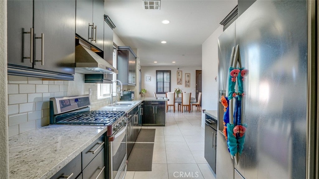 Santa Ana, California, 92703, United States, 4 Bedrooms Bedrooms, ,3 BathroomsBathrooms,Residential,For Sale,1793087