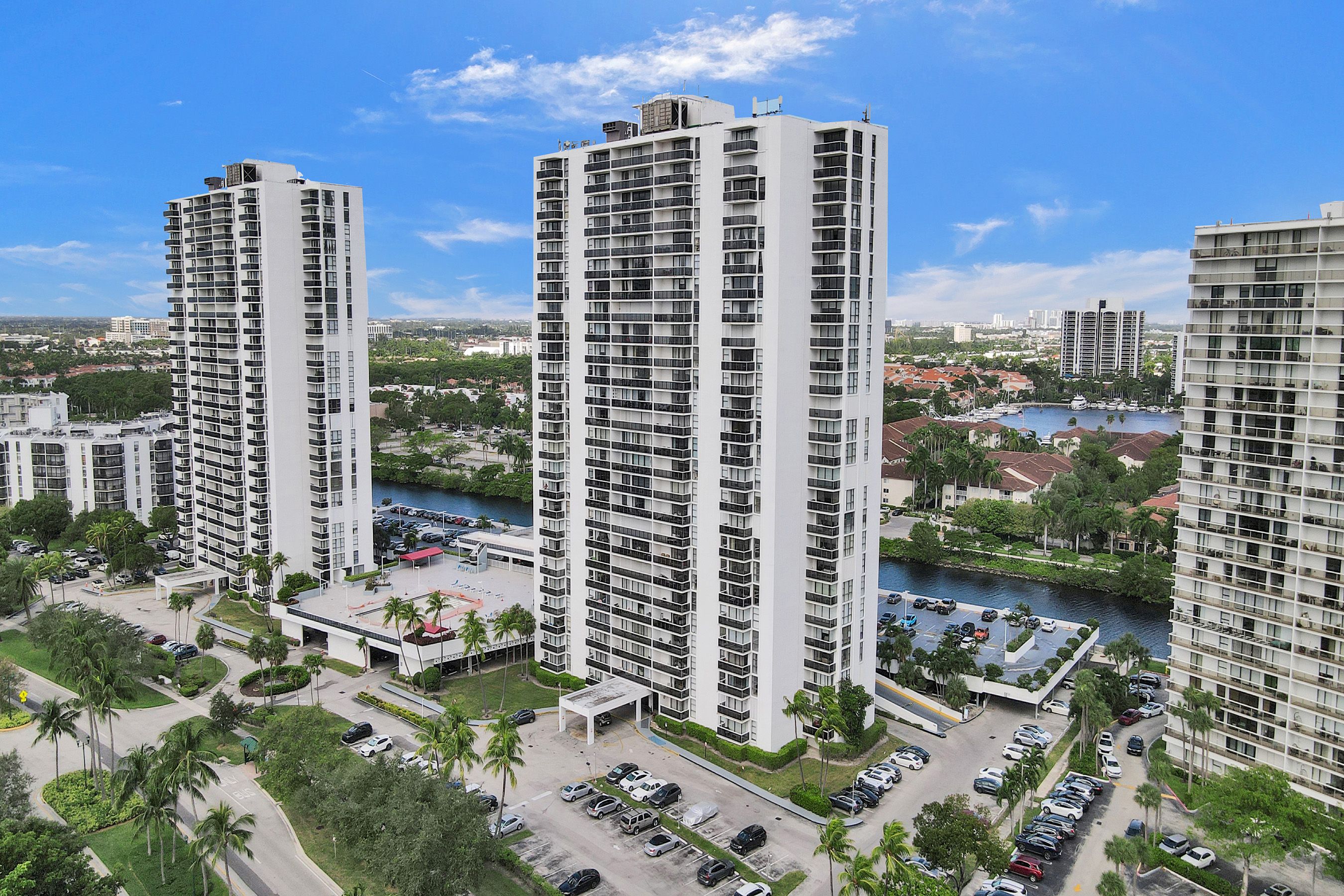  3625 N Country Club Dr, Aventura, FL, 33180 - 物件實景