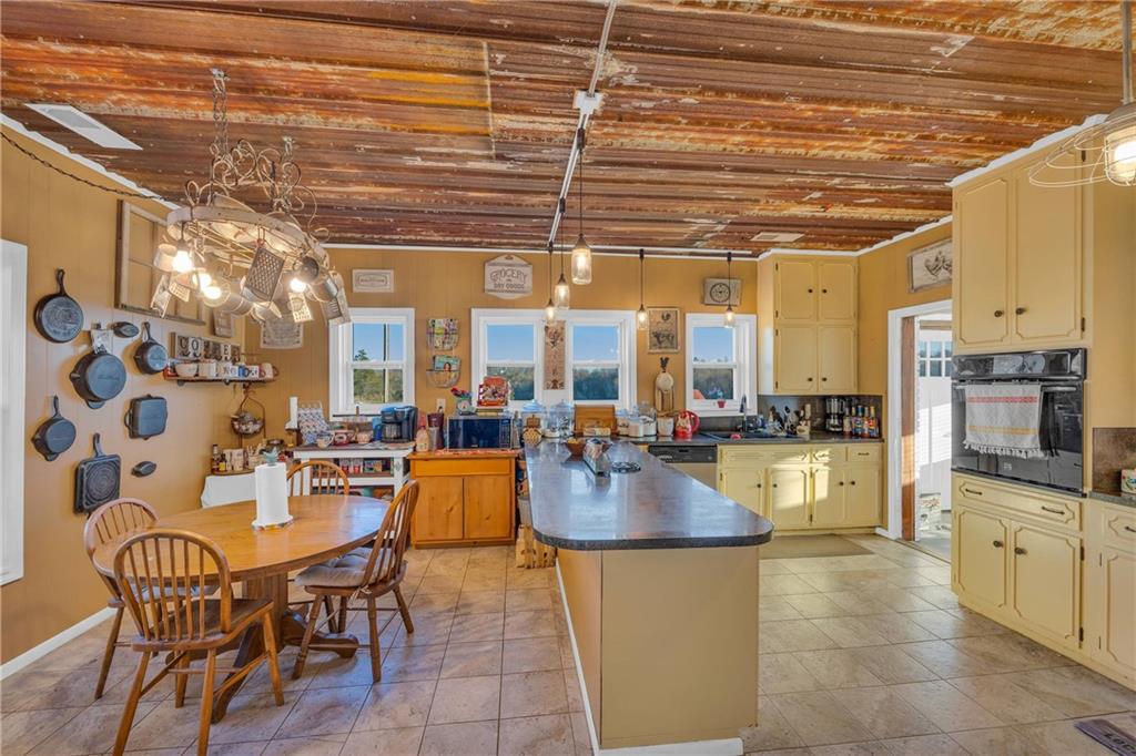 Jasper, Georgia, 30143, United States, 4 Bedrooms Bedrooms, ,2 BathroomsBathrooms,Residential,For Sale,1982973