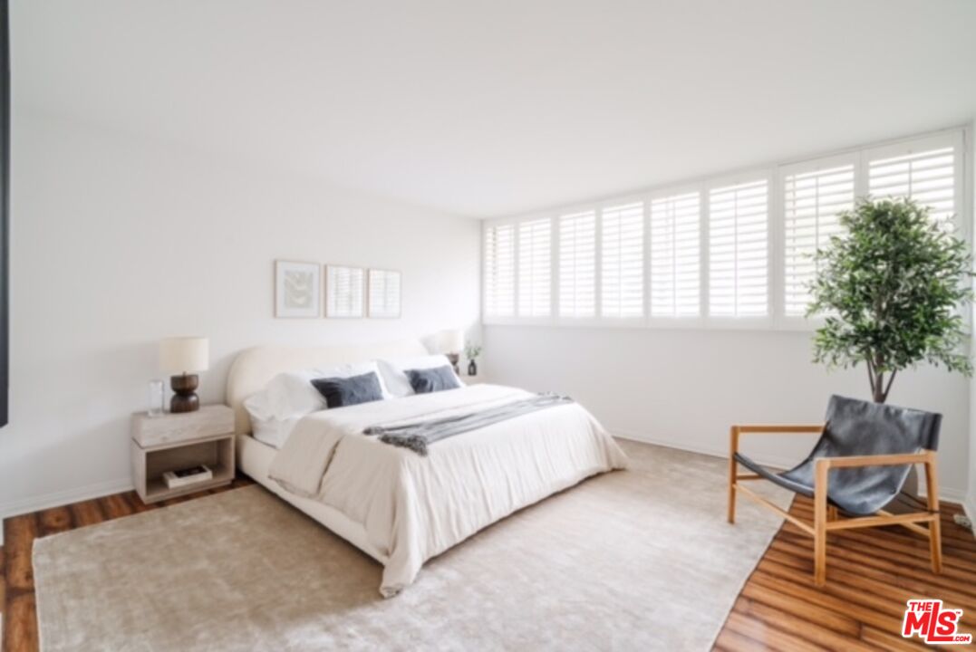 West Hollywood, California, 90069, United States, 1 Bedroom Bedrooms, ,1 BathroomBathrooms,Residential,For Sale,1891837