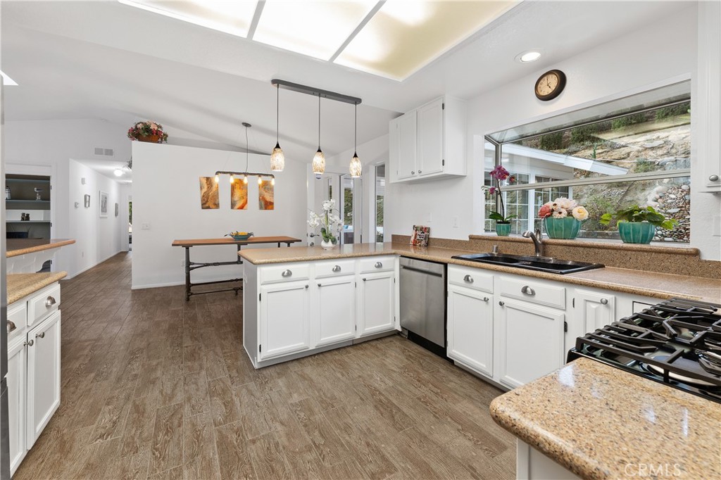 Fallbrook, California, 92028, United States, 5 Bedrooms Bedrooms, ,3 BathroomsBathrooms,Residential,For Sale,2003504